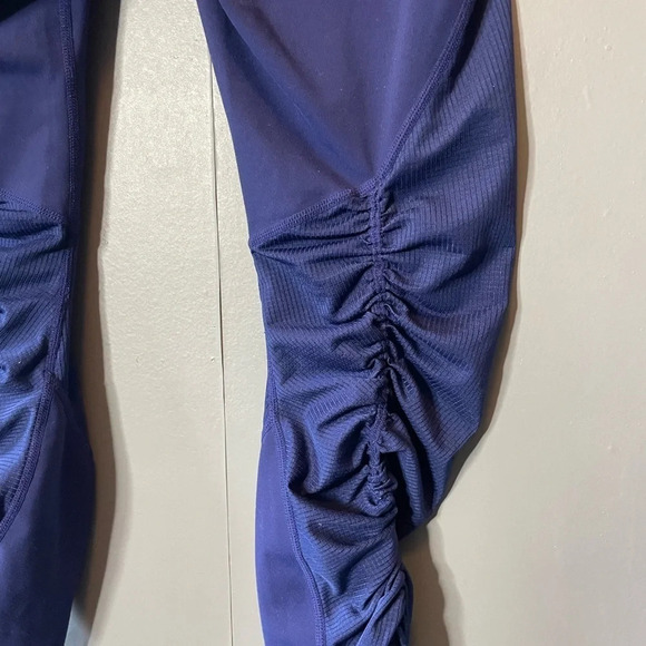 Fabletics PureLuxe Mid-Rise Ruched 7/8 Legging indigo purple size S/M - Picture 10 of 14
